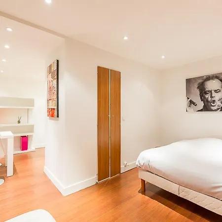 Апартаменты Cosy For 2 Louvre Chabanais Париж